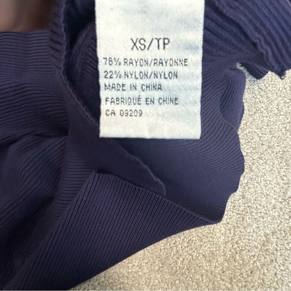 CLEO dark purple short sleeve V-neck knit sweater sz XS - Picture 6 of 9